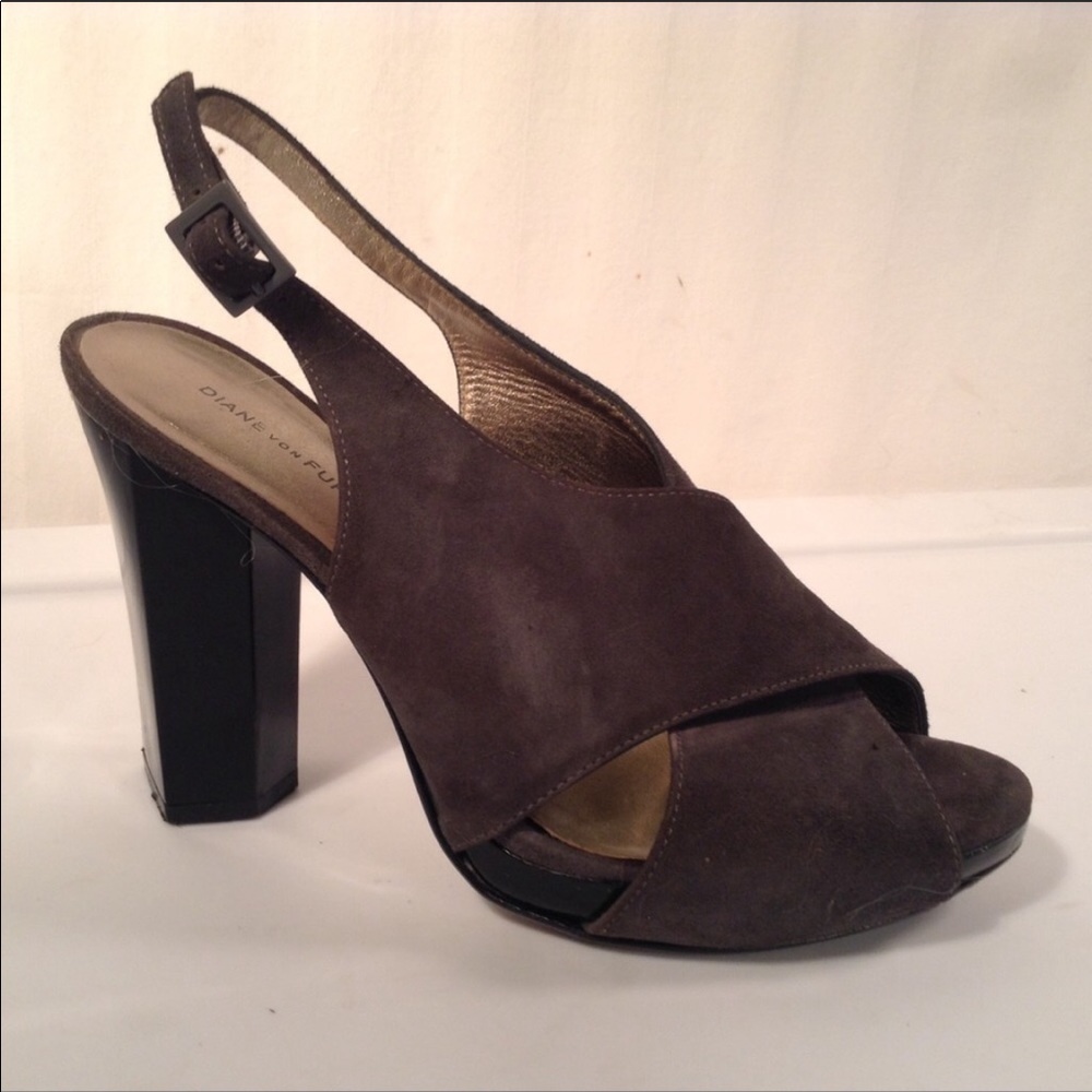 Diane Von Furstenberg Gray suede high heels size 7